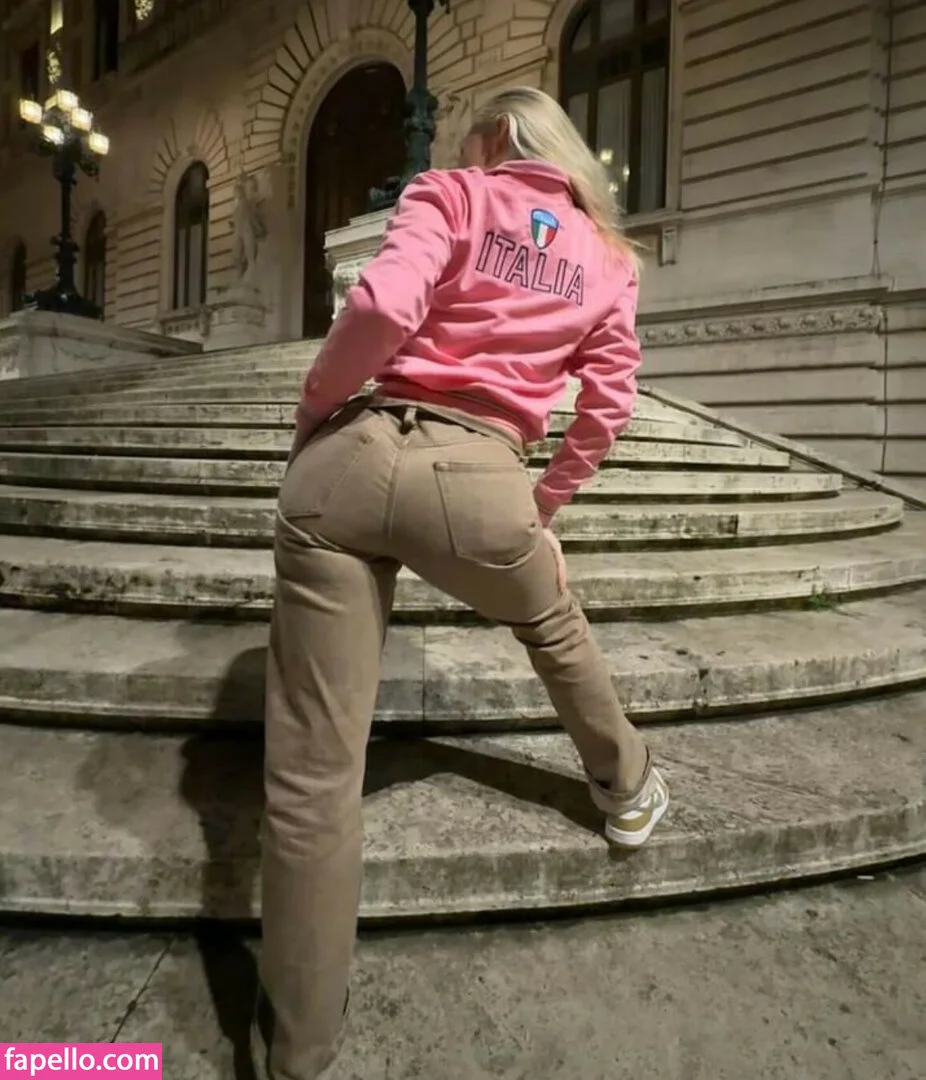 Zara Larsson / zaralarsson Onlyfans Photo Gallery 