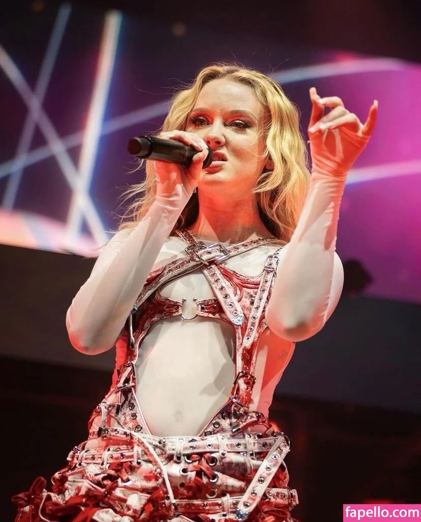 Zara Larsson / zaralarsson Onlyfans Photo Gallery 