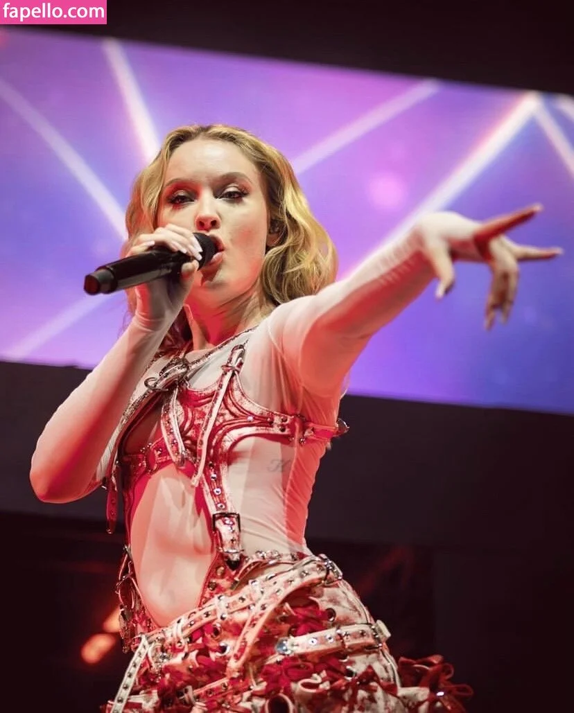 Zara Larsson / zaralarsson Onlyfans Photo Gallery 