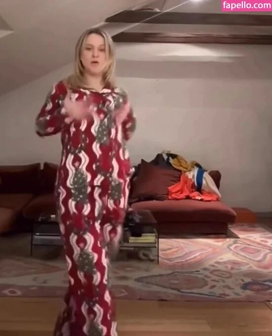 Zara Larsson / zaralarsson Onlyfans Photo Gallery 