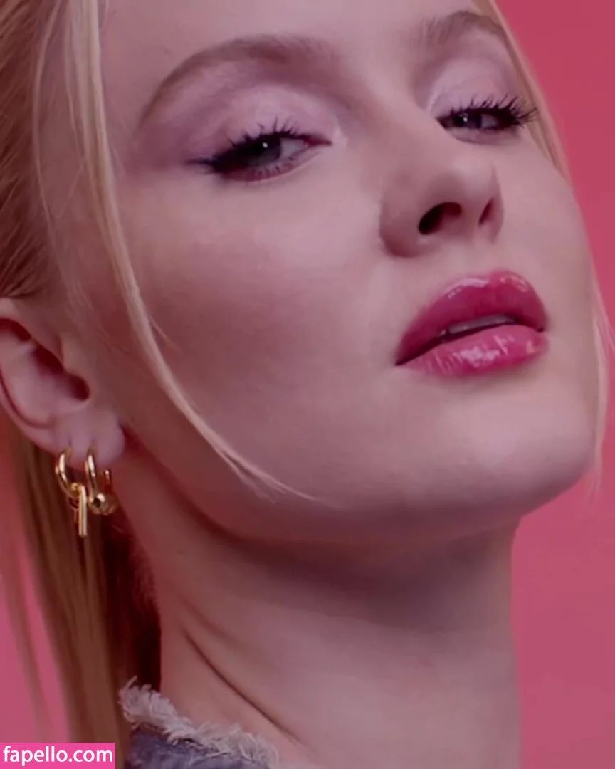 Zara Larsson / zaralarsson Onlyfans Photo Gallery 