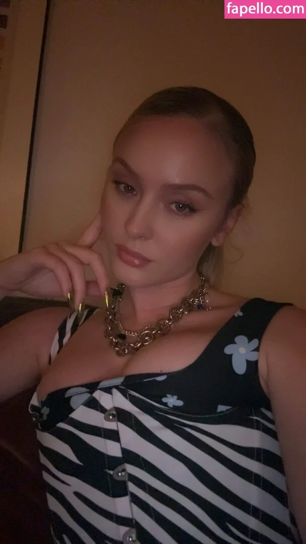 Zara Larsson / zaralarsson Onlyfans Photo Gallery 