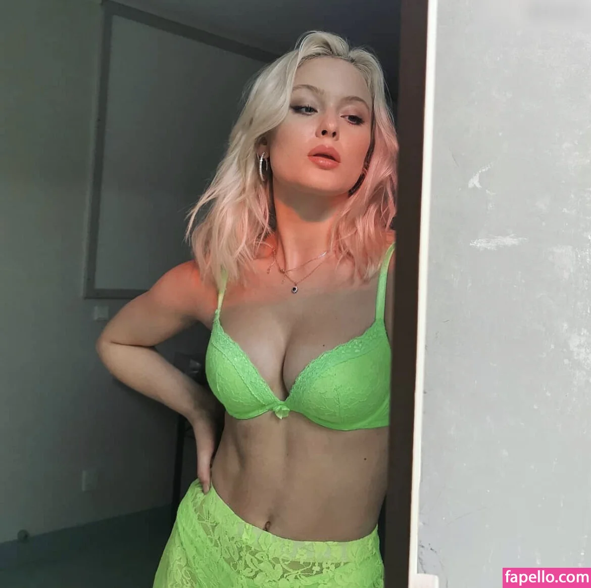 Zara Larsson / zaralarsson Onlyfans Photo Gallery 