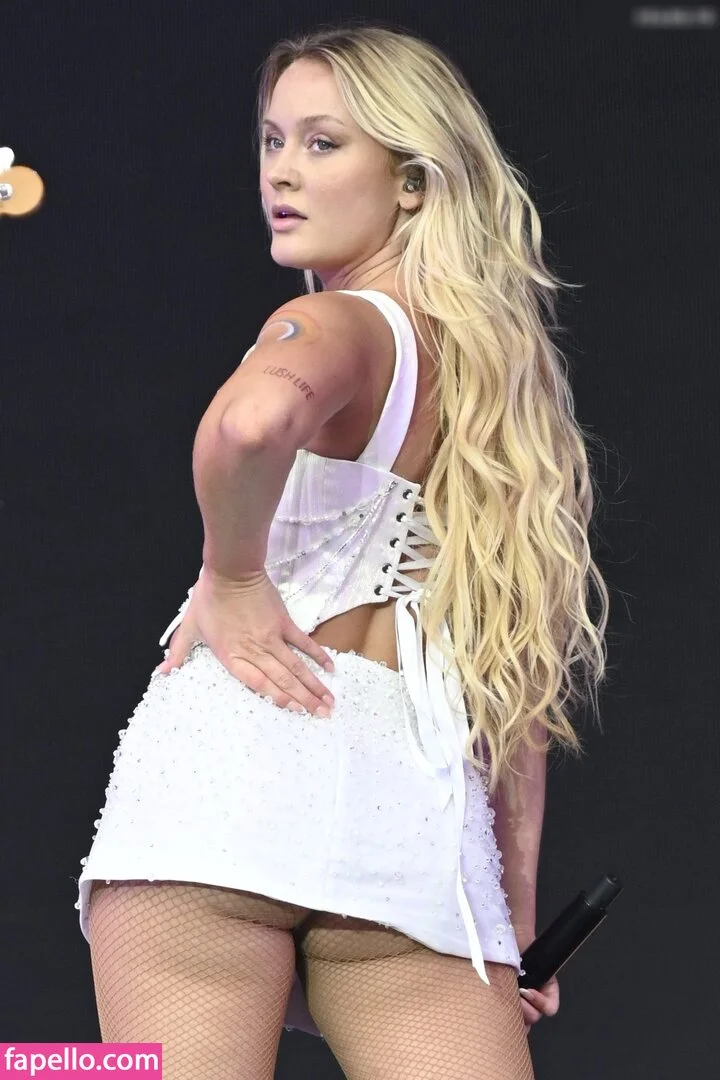 Zara Larsson / zaralarsson Onlyfans Photo Gallery 