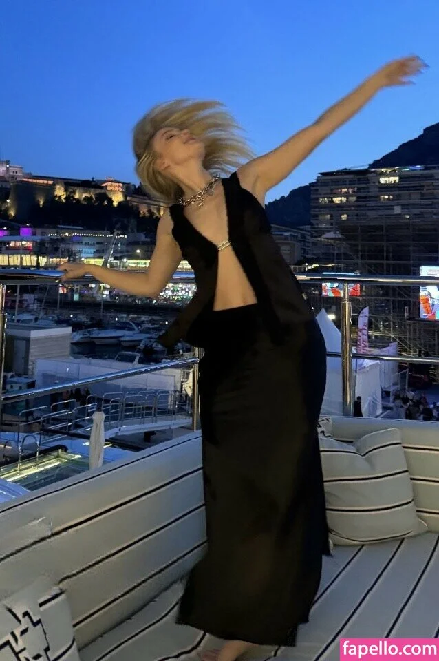 Zara Larsson / zaralarsson Onlyfans Photo Gallery 