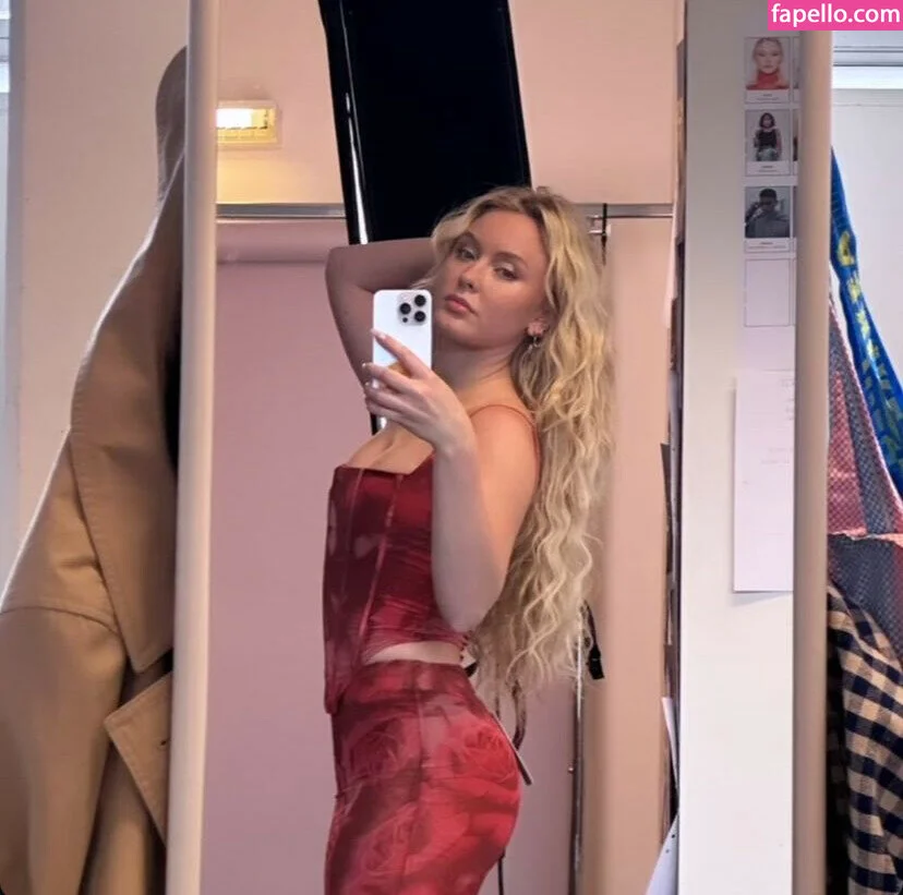 Zara Larsson / zaralarsson Onlyfans Photo Gallery 