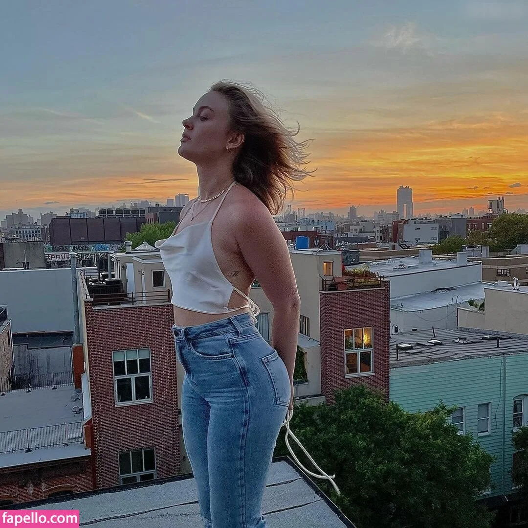 Zara Larsson / zaralarsson Onlyfans Photo Gallery 