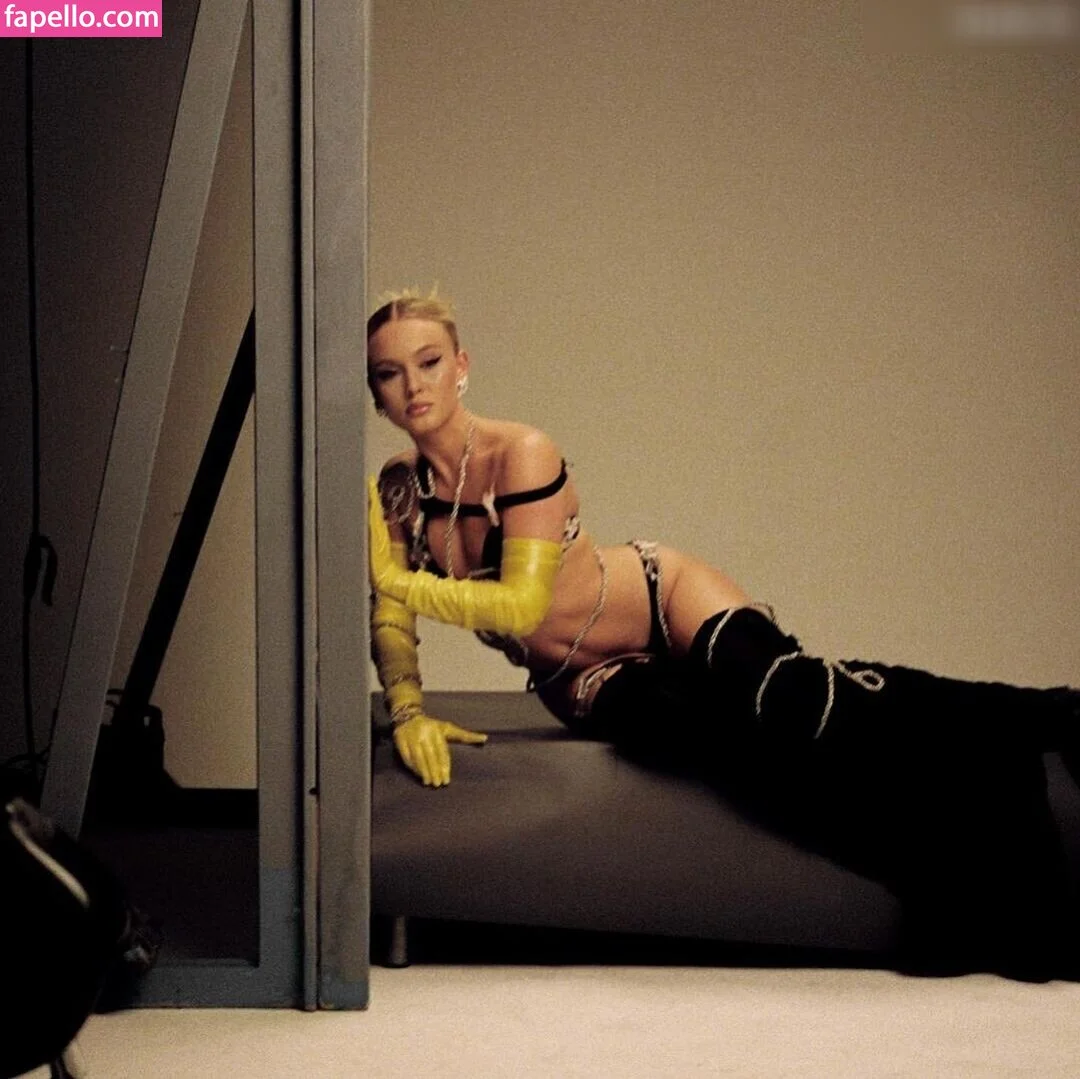 Zara Larsson / zaralarsson Onlyfans Photo Gallery 