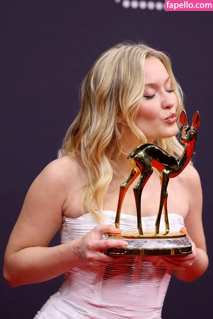 Zara Larsson / zaralarsson Onlyfans Photo Gallery 