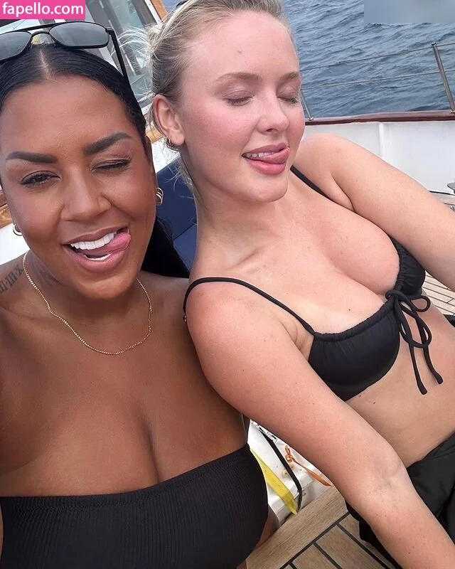 Zara Larsson / zaralarsson Onlyfans Photo Gallery 