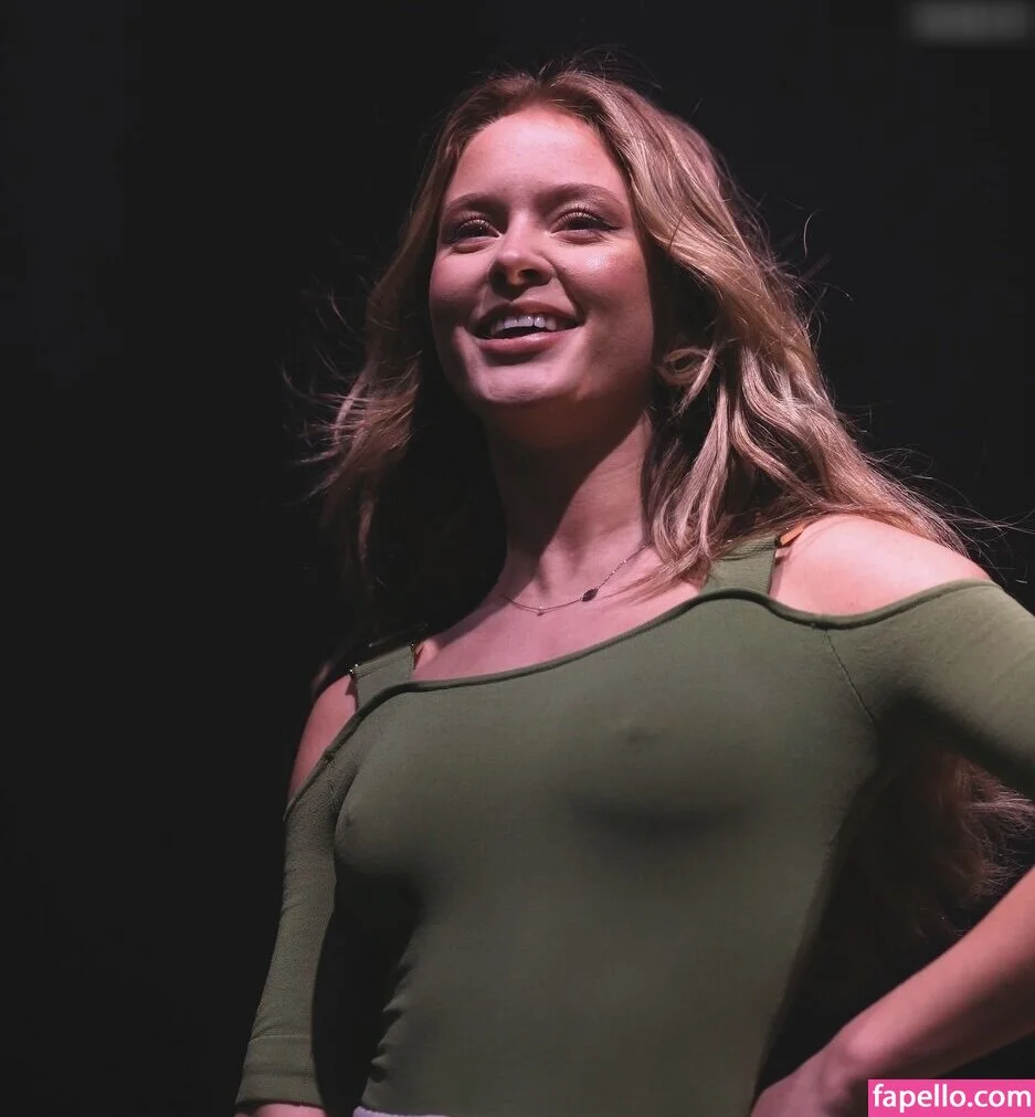 Zara Larsson / zaralarsson Onlyfans Photo Gallery 