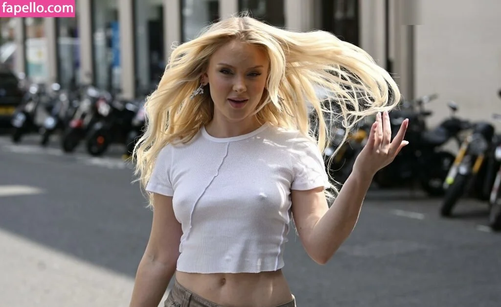 Zara Larsson / zaralarsson Onlyfans Photo Gallery 
