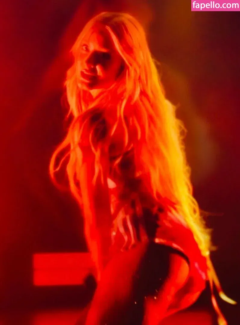 Zara Larsson / zaralarsson Onlyfans Photo Gallery 