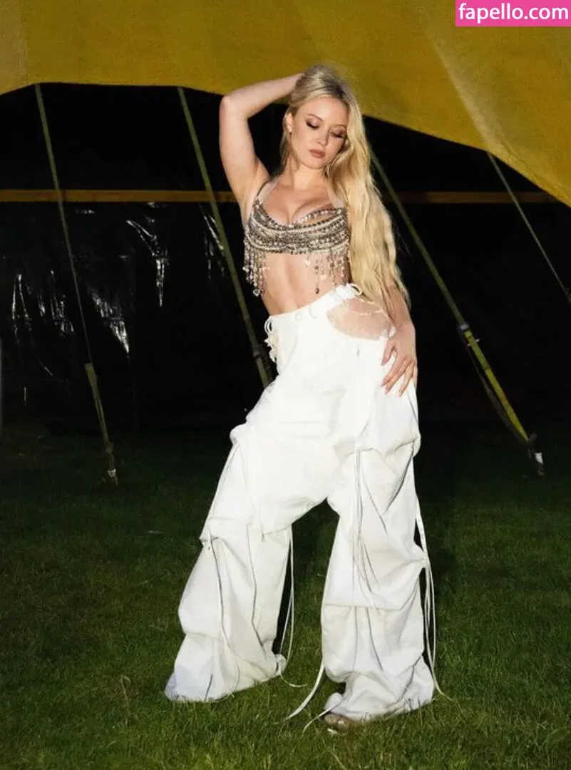 Zara Larsson / zaralarsson Onlyfans Photo Gallery 