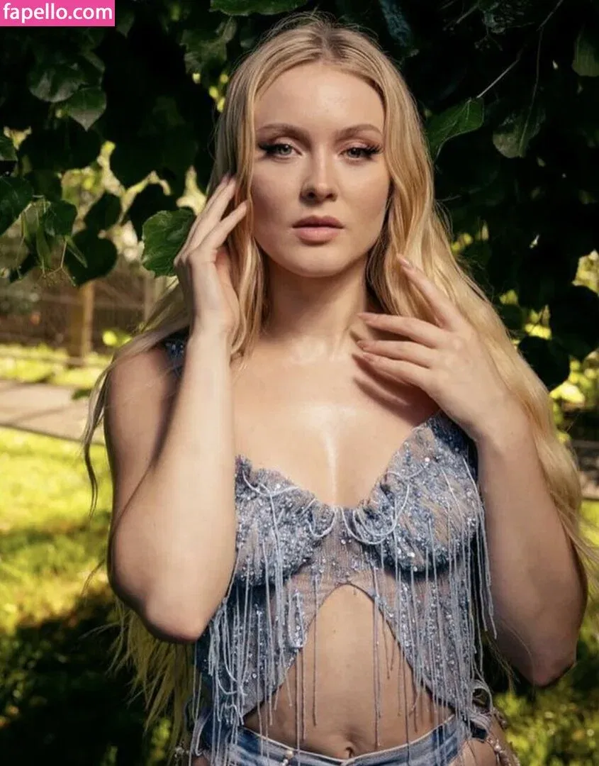 Zara Larsson / zaralarsson Onlyfans Photo Gallery 