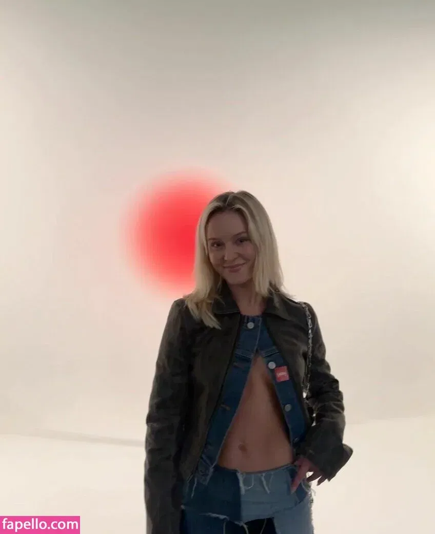 Zara Larsson / zaralarsson Onlyfans Photo Gallery 