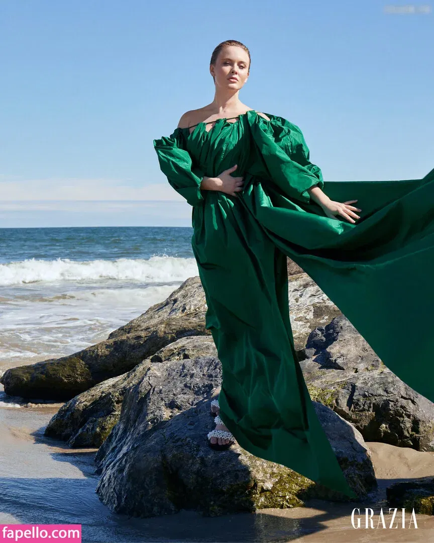 Zara Larsson / zaralarsson Onlyfans Photo Gallery 