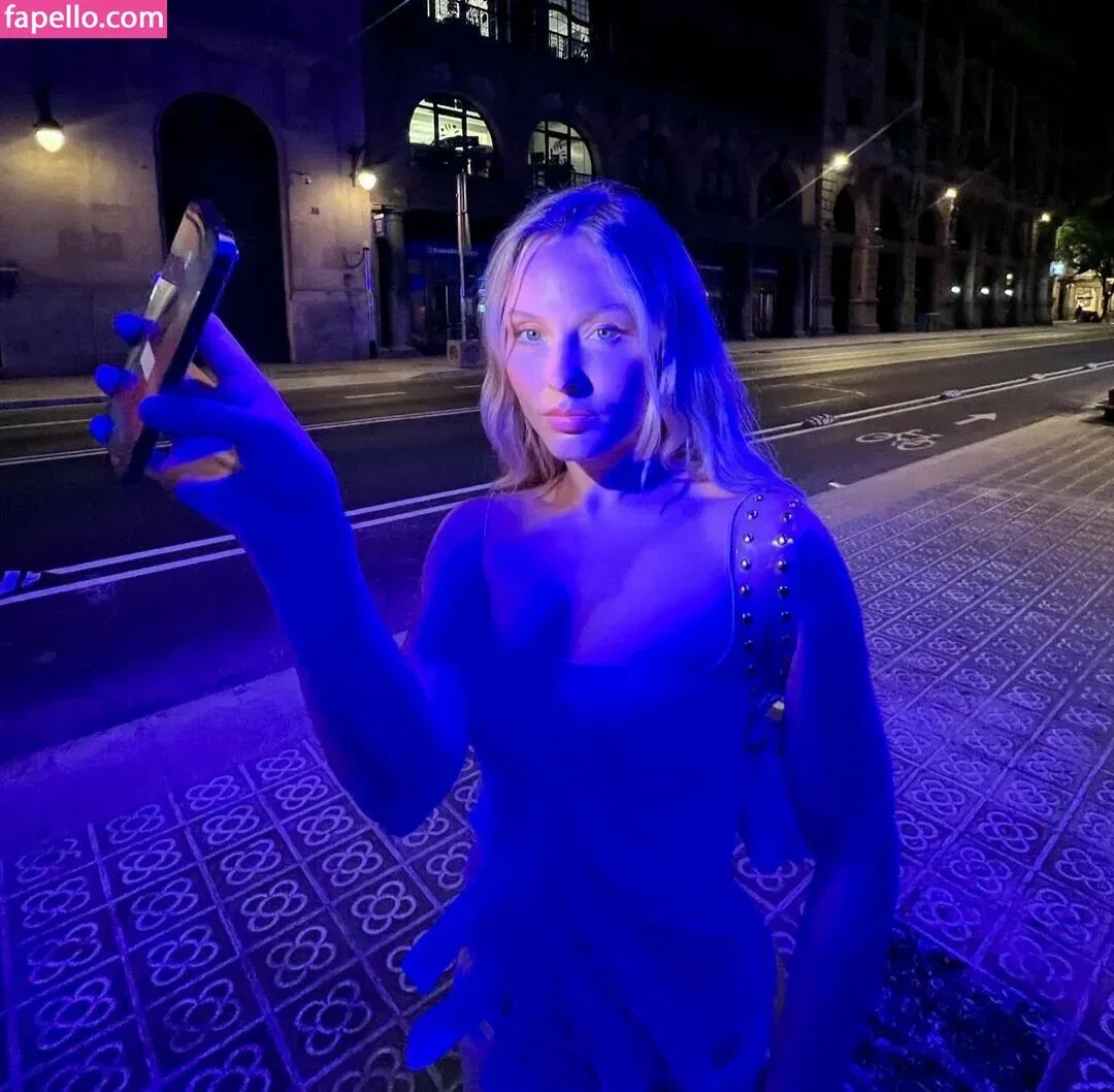 Zara Larsson / zaralarsson Onlyfans Photo Gallery 