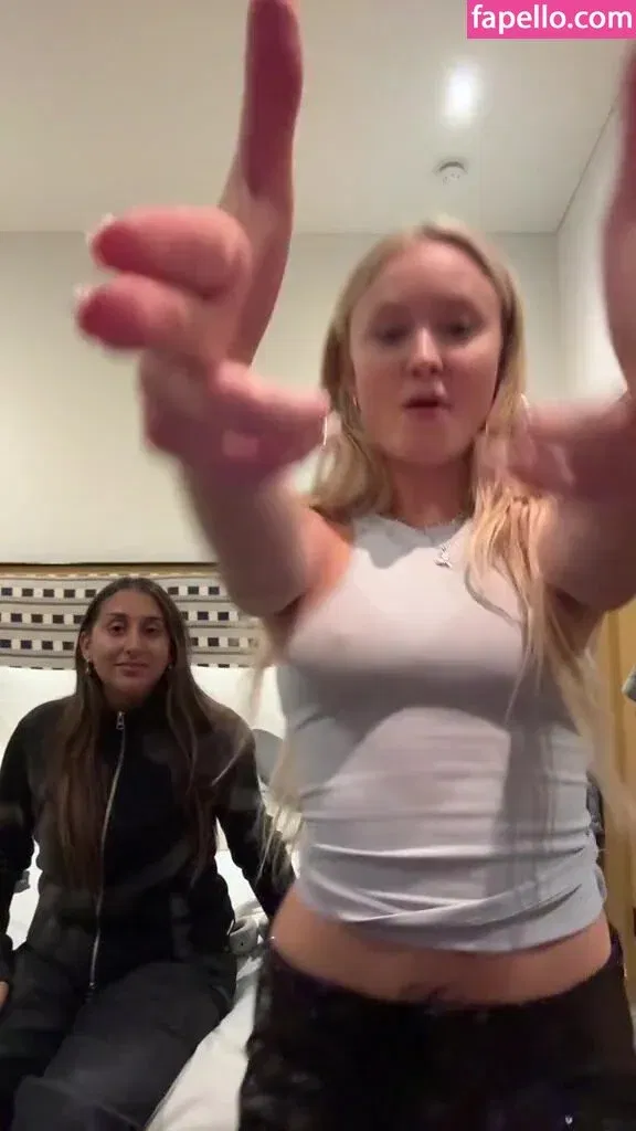 Zara Larsson / zaralarsson Onlyfans Photo Gallery 