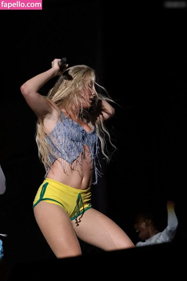 Zara Larsson / zaralarsson Onlyfans Photo Gallery 