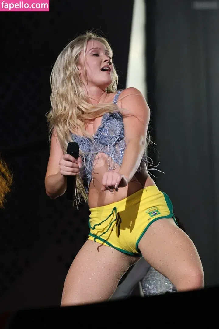 Zara Larsson / zaralarsson Onlyfans Photo Gallery 