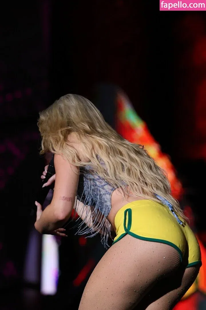 Zara Larsson / zaralarsson Onlyfans Photo Gallery 