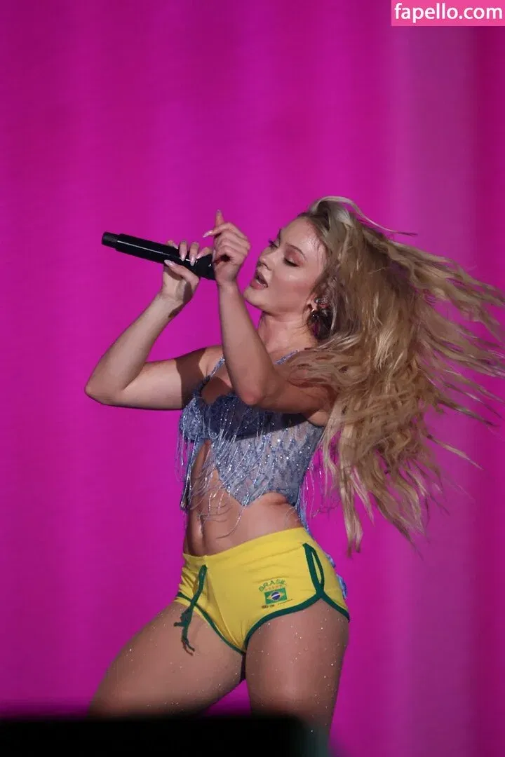 Zara Larsson / zaralarsson Onlyfans Photo Gallery 