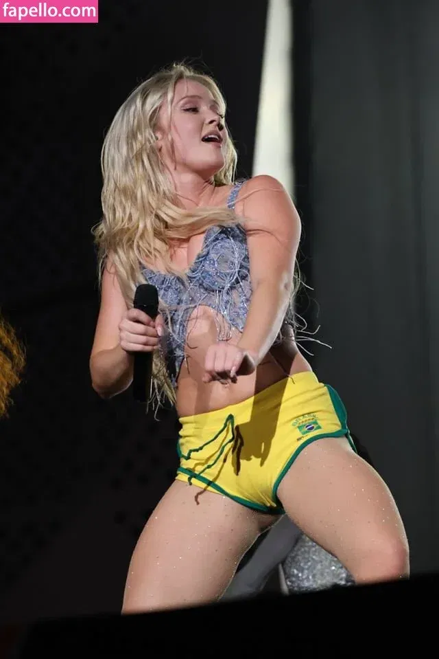 Zara Larsson / zaralarsson Onlyfans Photo Gallery 