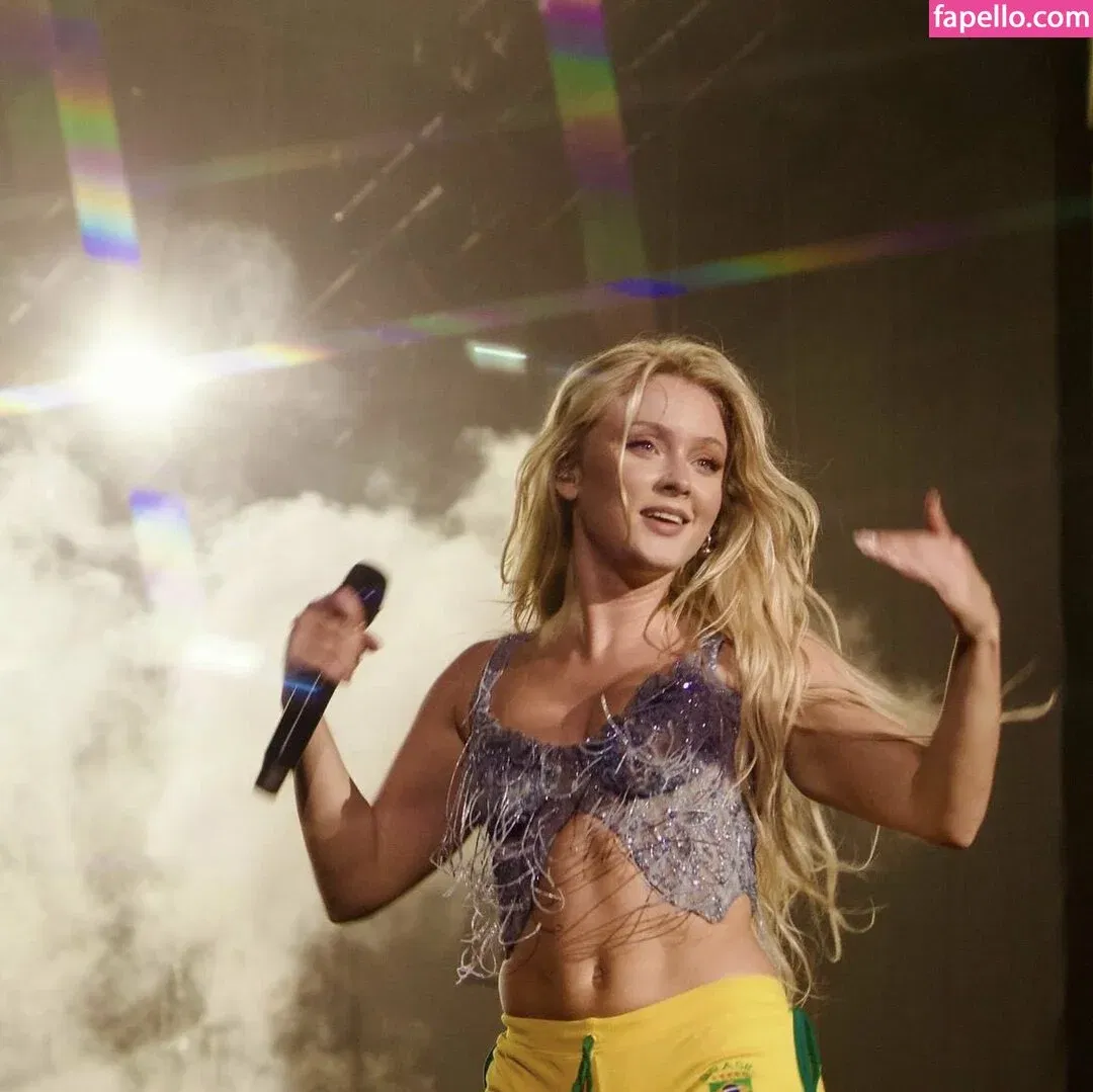 Zara Larsson / zaralarsson Onlyfans Photo Gallery 
