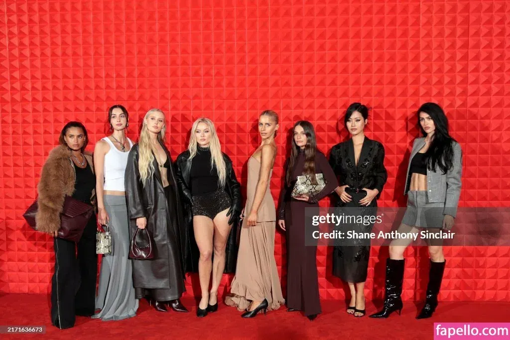 Zara Larsson / zaralarsson Onlyfans Photo Gallery 