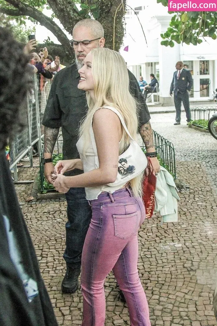 Zara Larsson / zaralarsson Onlyfans Photo Gallery 