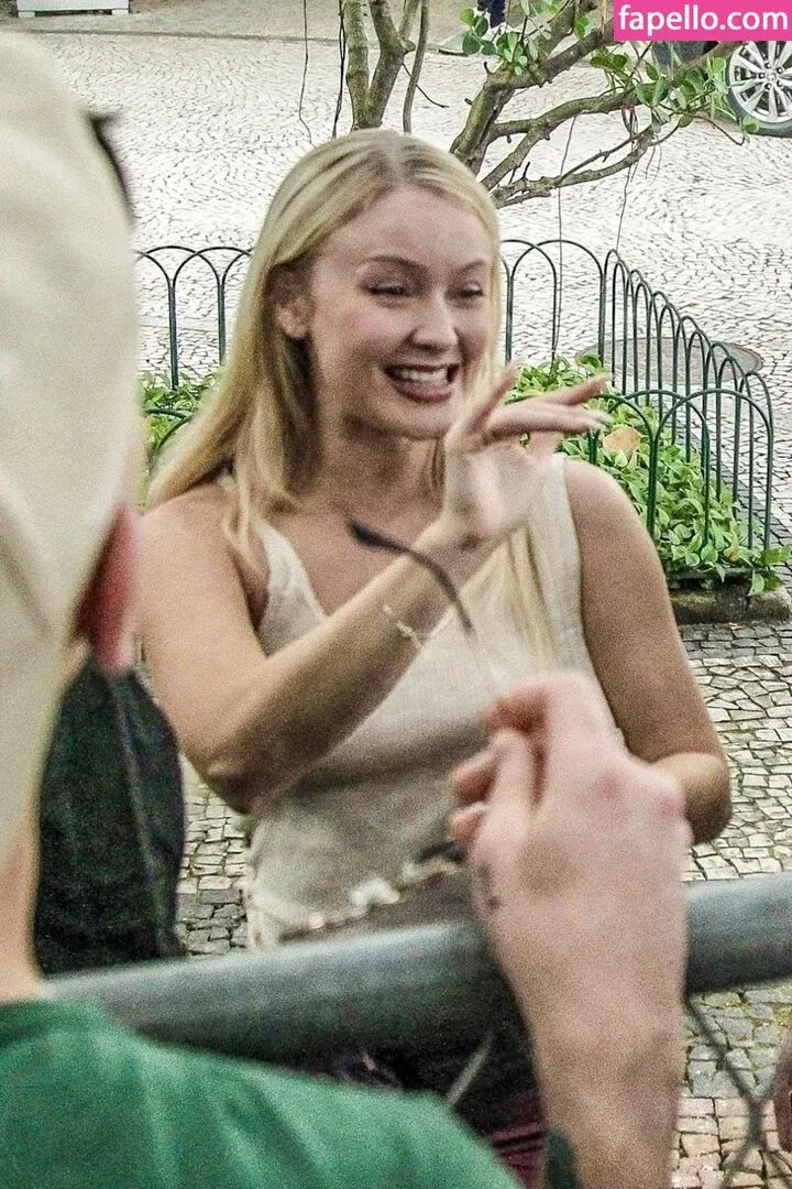 Zara Larsson / zaralarsson Onlyfans Photo Gallery 