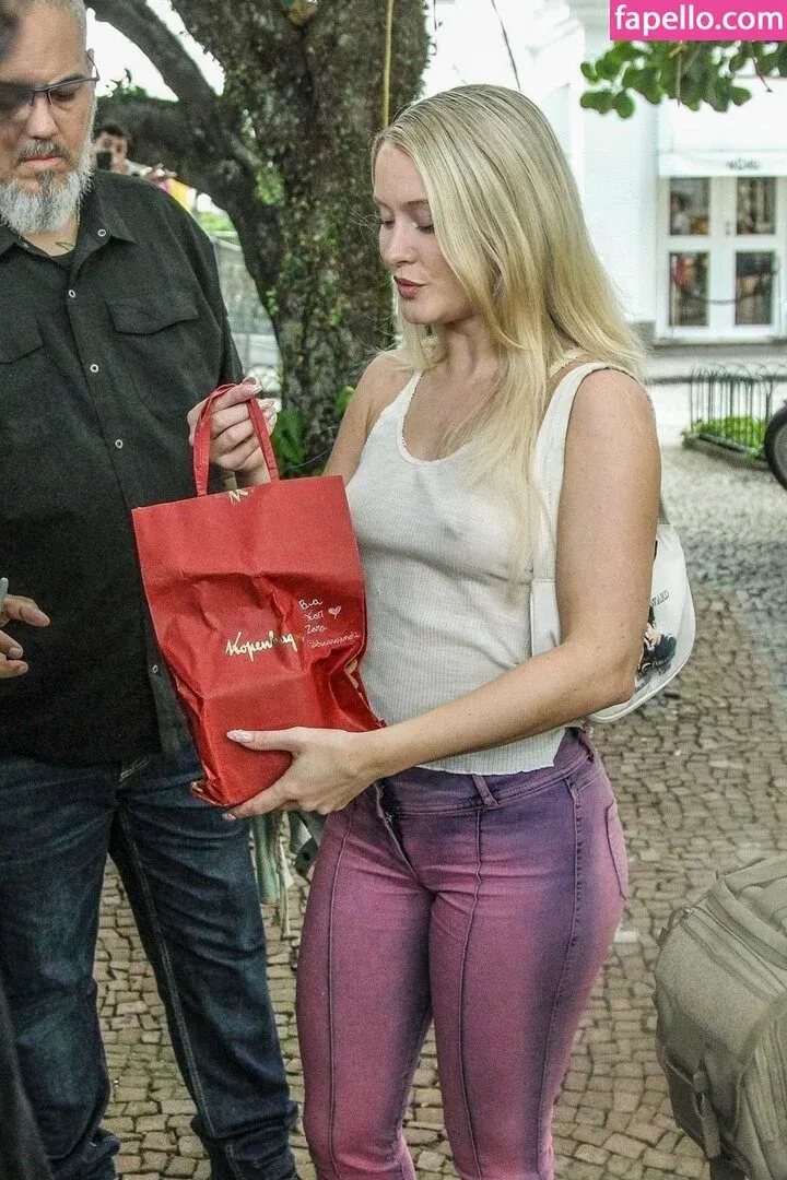 Zara Larsson / zaralarsson Onlyfans Photo Gallery 