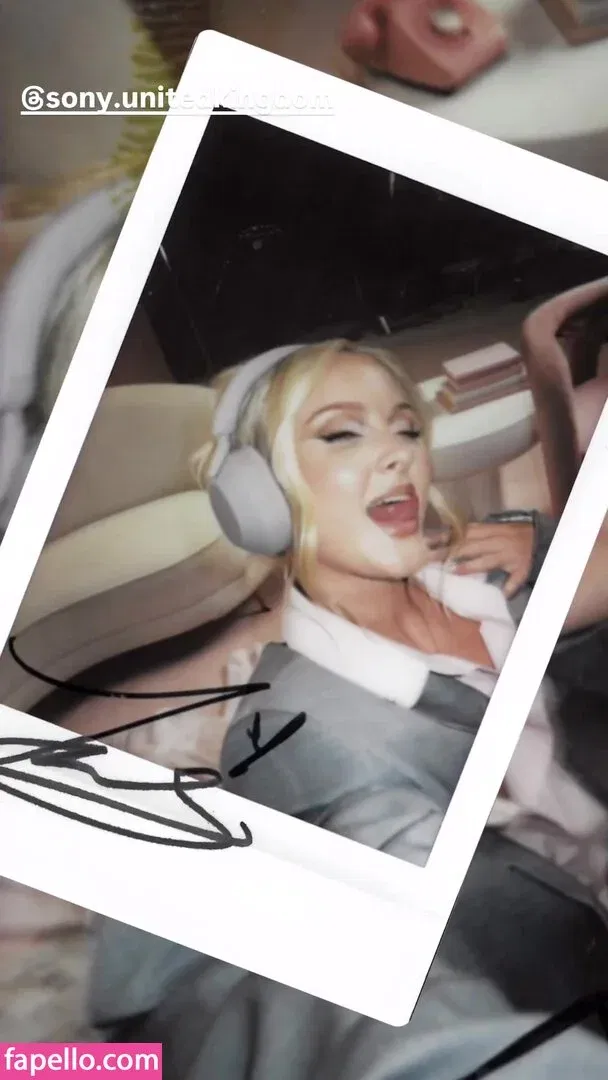 Zara Larsson / zaralarsson Onlyfans Photo Gallery 