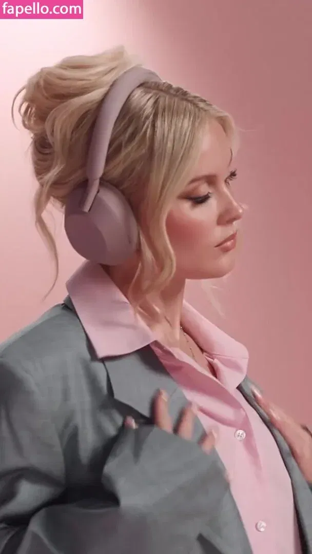 Zara Larsson / zaralarsson Onlyfans Photo Gallery 