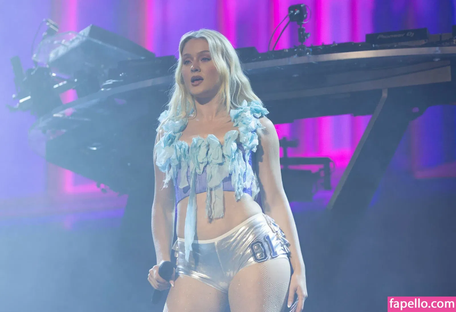 Zara Larsson / zaralarsson Onlyfans Photo Gallery 