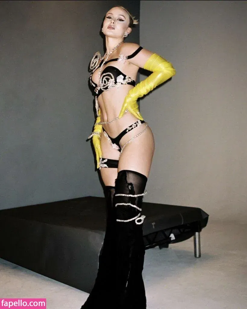 Zara Larsson / zaralarsson Onlyfans Photo Gallery 