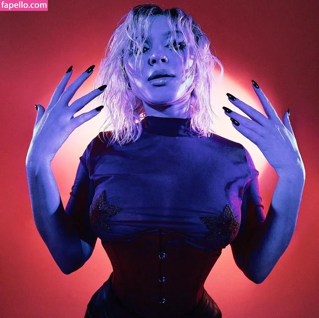 Zara Larsson / zaralarsson Onlyfans Photo Gallery 