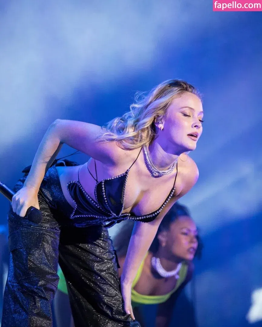 Zara Larsson / zaralarsson Onlyfans Photo Gallery 