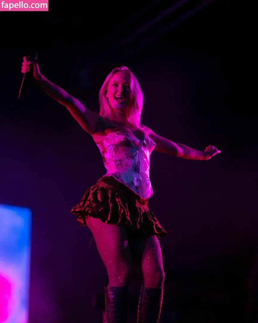 Zara Larsson / zaralarsson Onlyfans Photo Gallery 