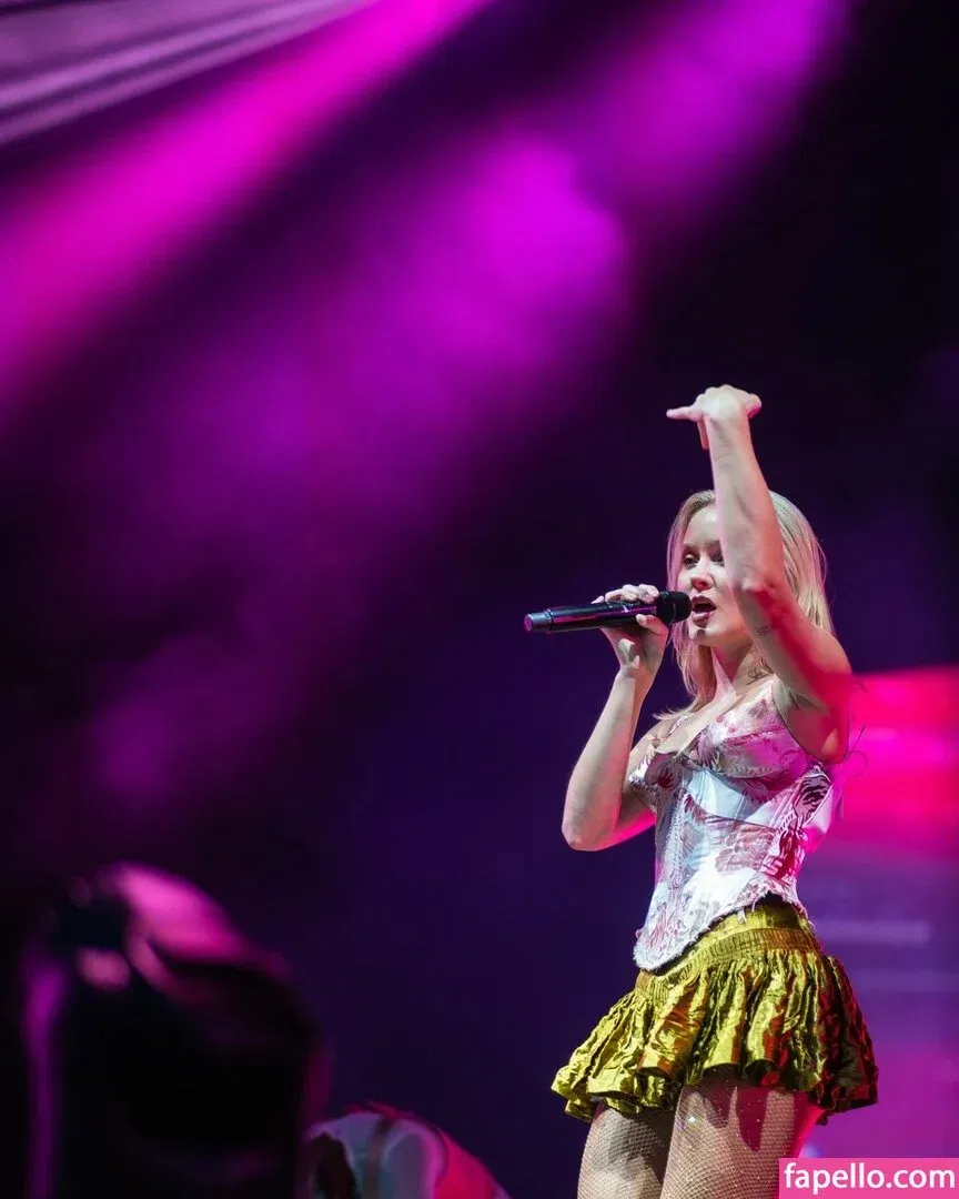 Zara Larsson / zaralarsson Onlyfans Photo Gallery 