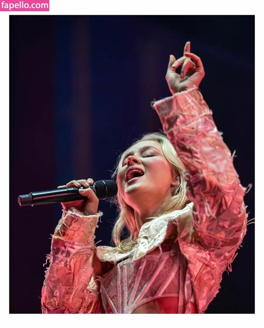 Zara Larsson / zaralarsson Onlyfans Photo Gallery 