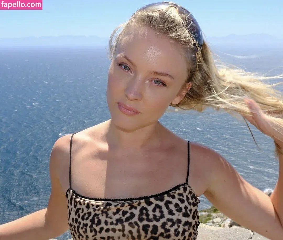 Zara Larsson / zaralarsson Onlyfans Photo Gallery 