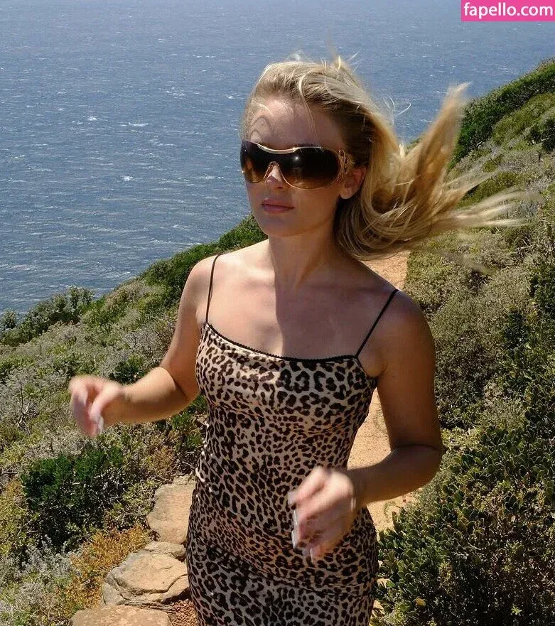 Zara Larsson / zaralarsson Onlyfans Photo Gallery 