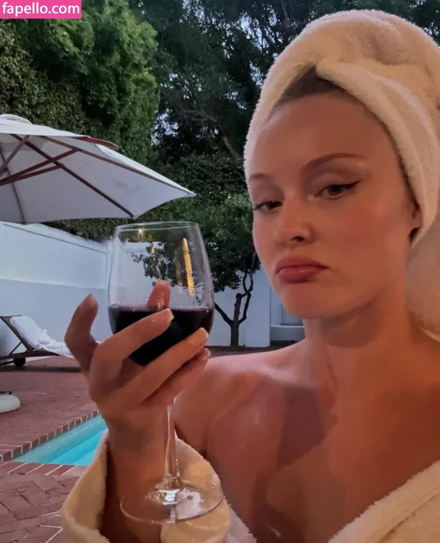 Zara Larsson / zaralarsson Onlyfans Photo Gallery 