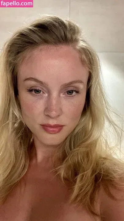 Zara Larsson / zaralarsson Onlyfans Photo Gallery 