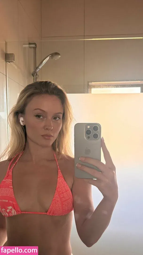 Zara Larsson / zaralarsson Onlyfans Photo Gallery 