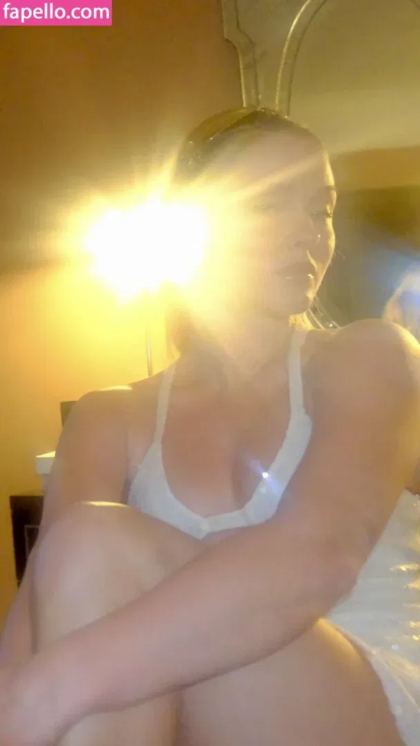 Zara Larsson / zaralarsson Onlyfans Photo Gallery 