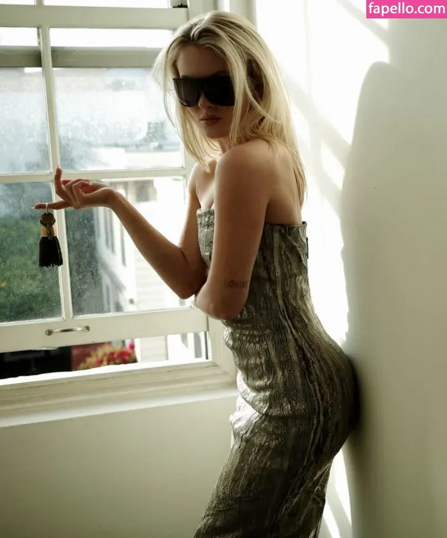 Zara Larsson / zaralarsson Onlyfans Photo Gallery 