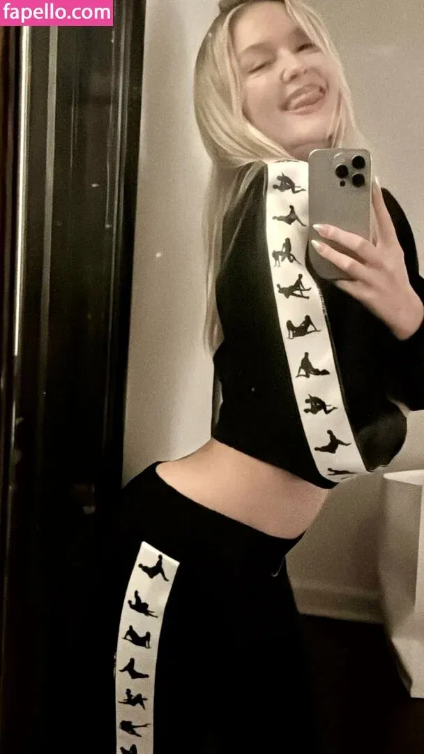 Zara Larsson / zaralarsson Onlyfans Photo Gallery 